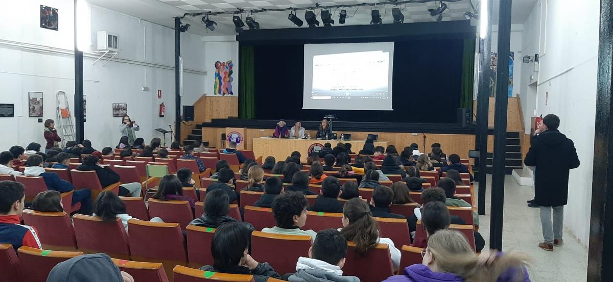 Charla en el Instituto Enrique Díez-Canedo de Puebla de la  Calzada 