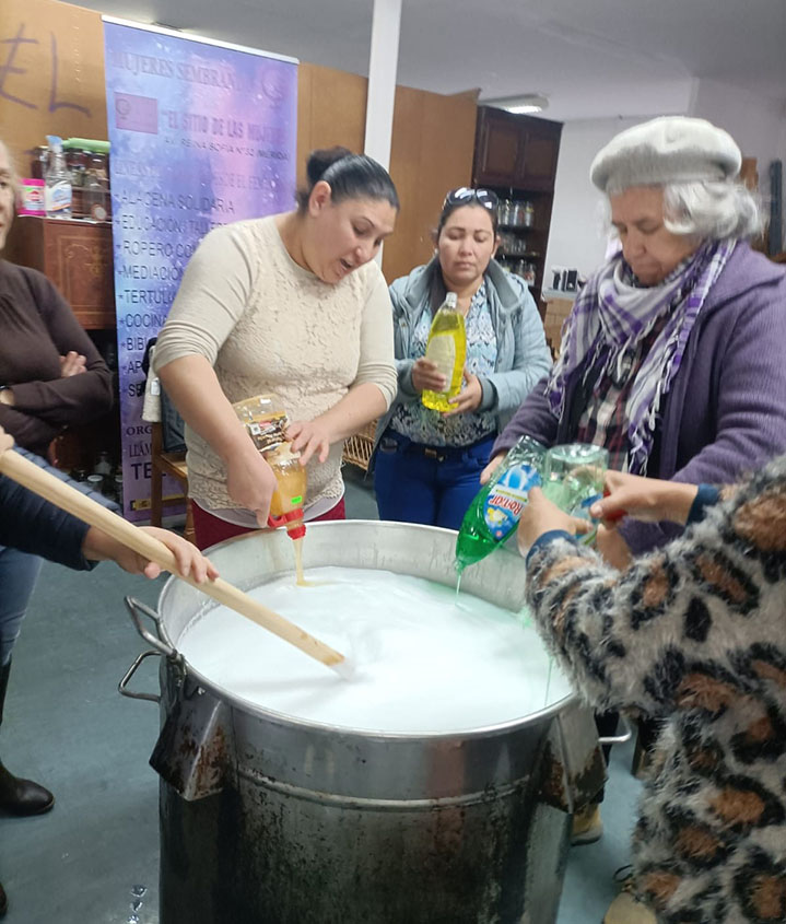Taller “Manufactura casera de jabón multiusos”